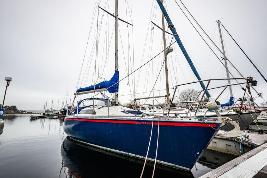 Yacht Highwayman Hotel South Kessock Exterior photo